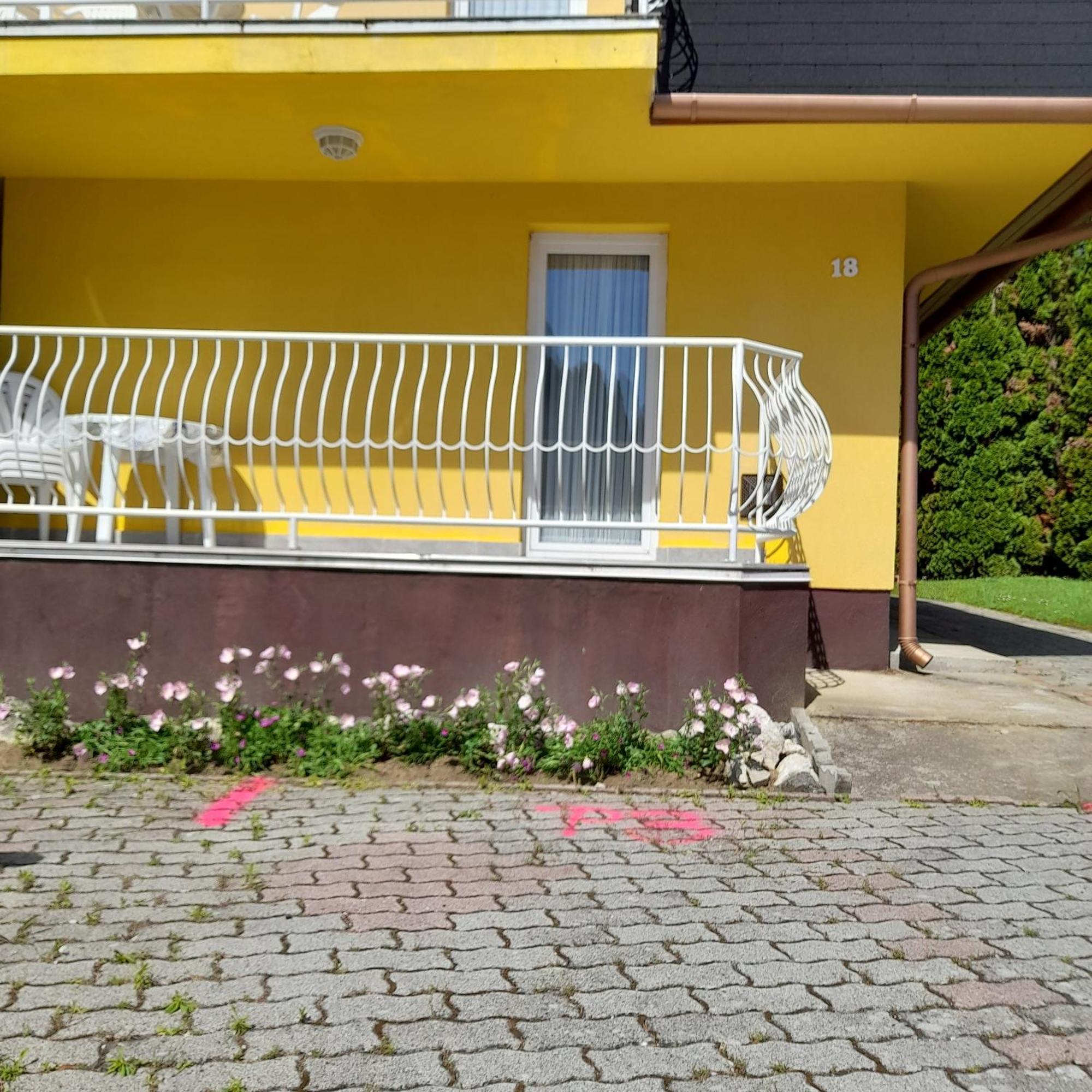 Berkenye Apartman Leilighet Zalakaros Eksteriør bilde